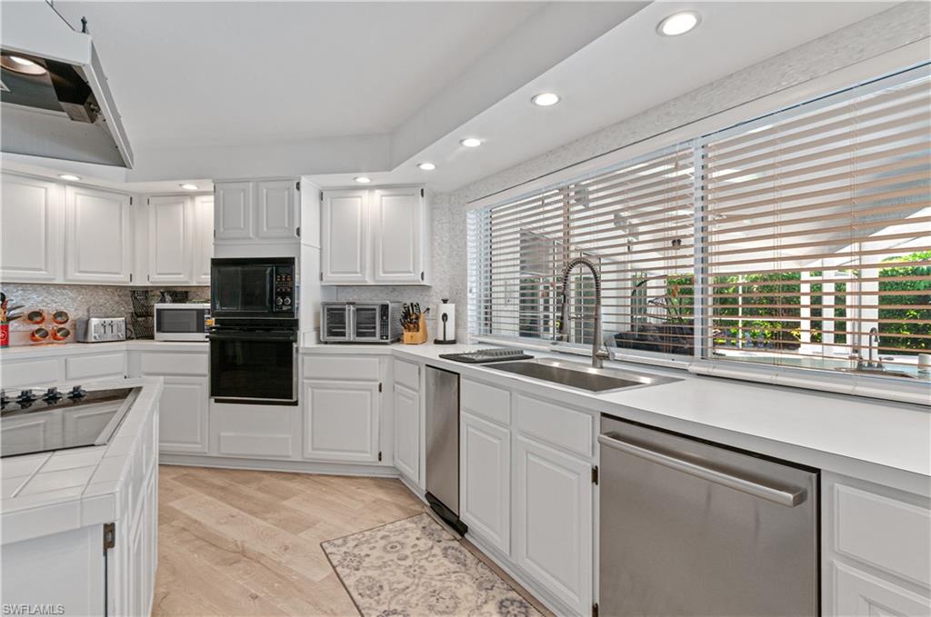 BERKSHIRE LAKES - Residential