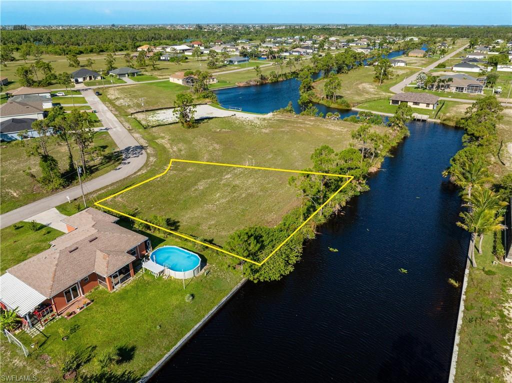 CAPE CORAL - Land