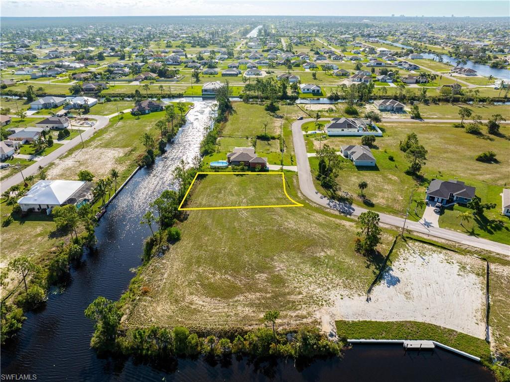 CAPE CORAL - Land