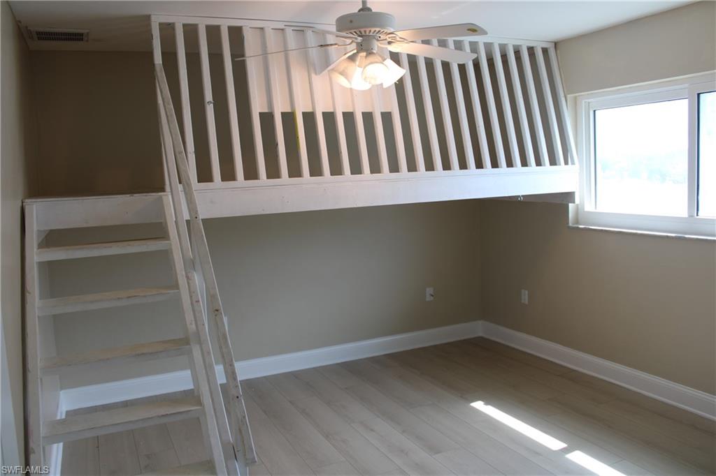 SAN CARLOS PARK - Residential
