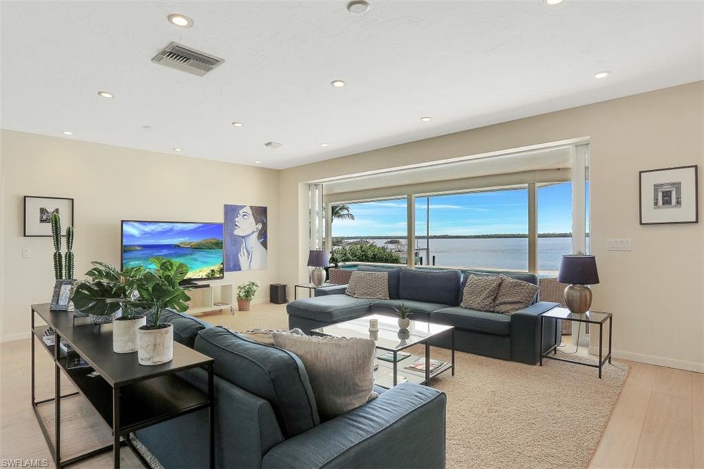 MARCO BEACH - Residential