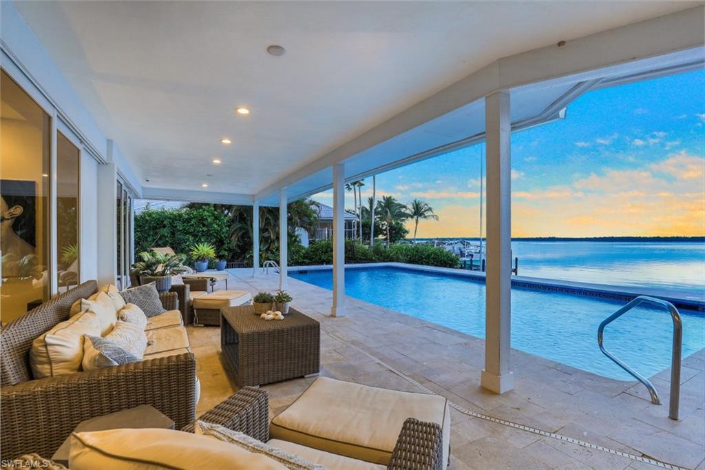 MARCO BEACH - Residential