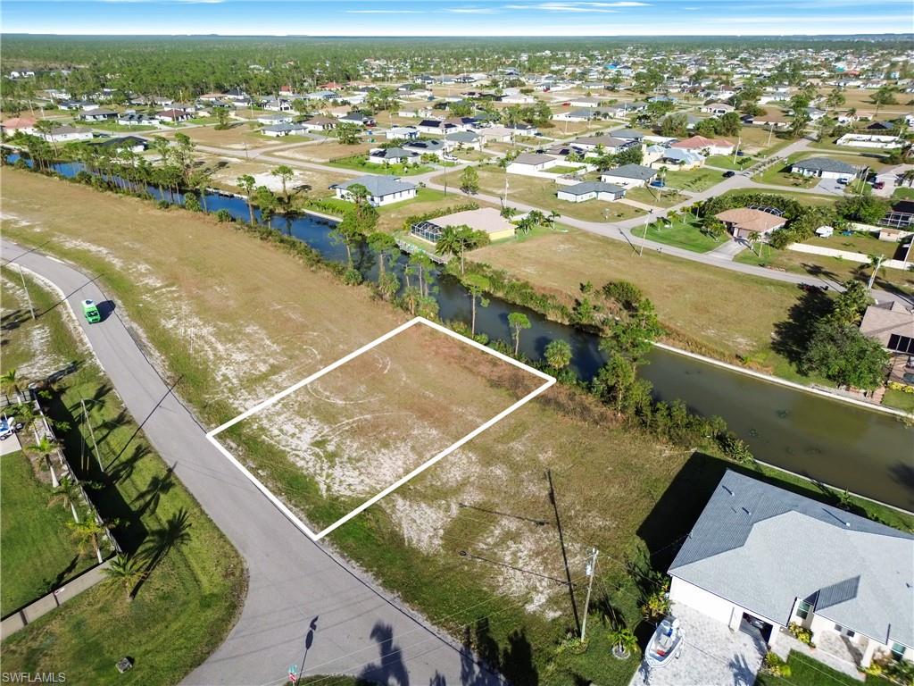 CAPE CORAL - Land