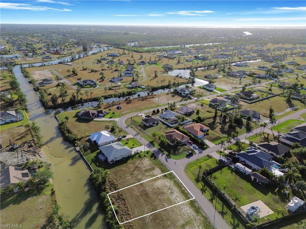 CAPE CORAL - Land