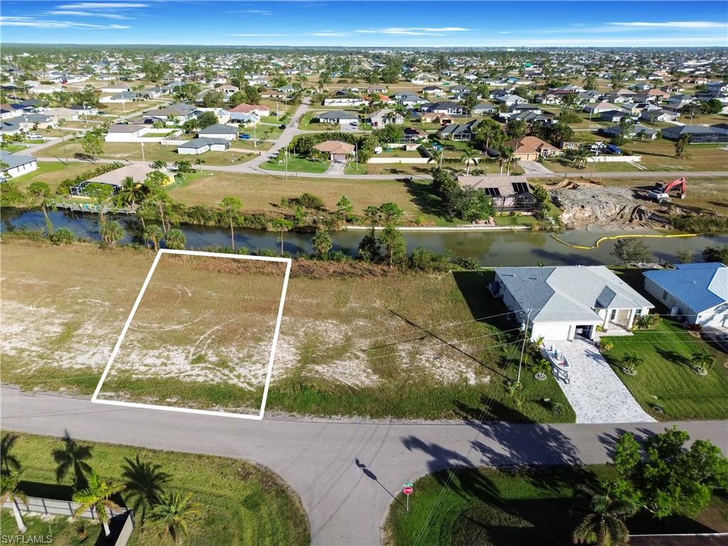 CAPE CORAL - Land