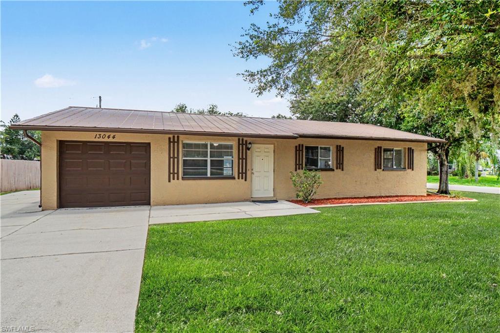 FORT MYERS SHORES - Residential