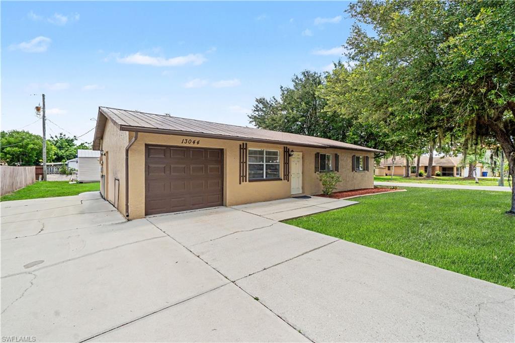 FORT MYERS SHORES - Residential