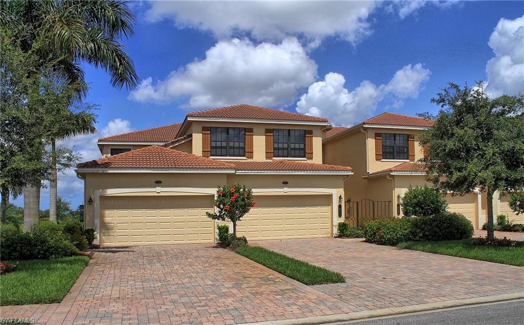 Turnkey furnished downstairs unit with incredible view of lake and golf course.  3 bedroom 2 bath home has been used sparingly as a income rental property.  Heritage Bay is a bundled golf community with 27 holes of golf, superior amenities including, tennis facility, pool with bar, club house with formal and informal dining, spa and exercise facility.