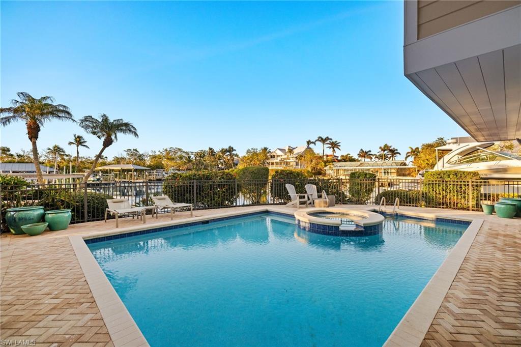 SANIBEL HARBOURS - Residential