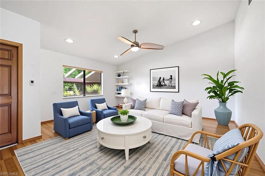 LAKEWOOD VILLAS - Residential
