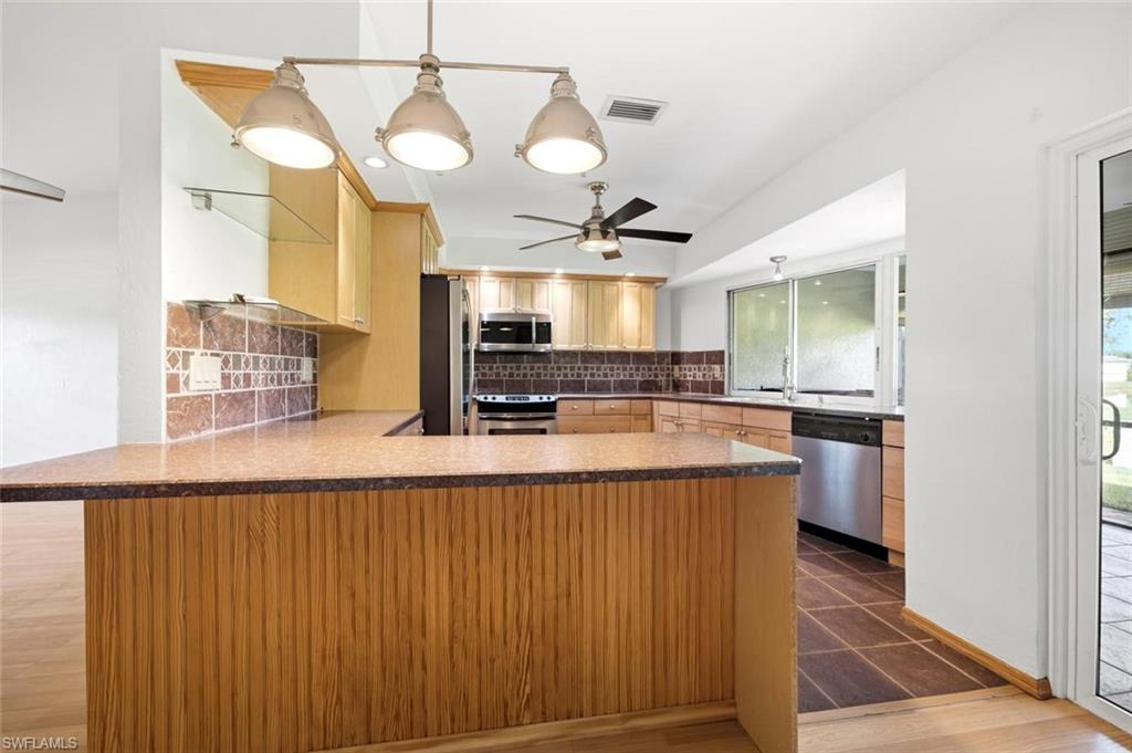 LAKEWOOD VILLAS - Residential