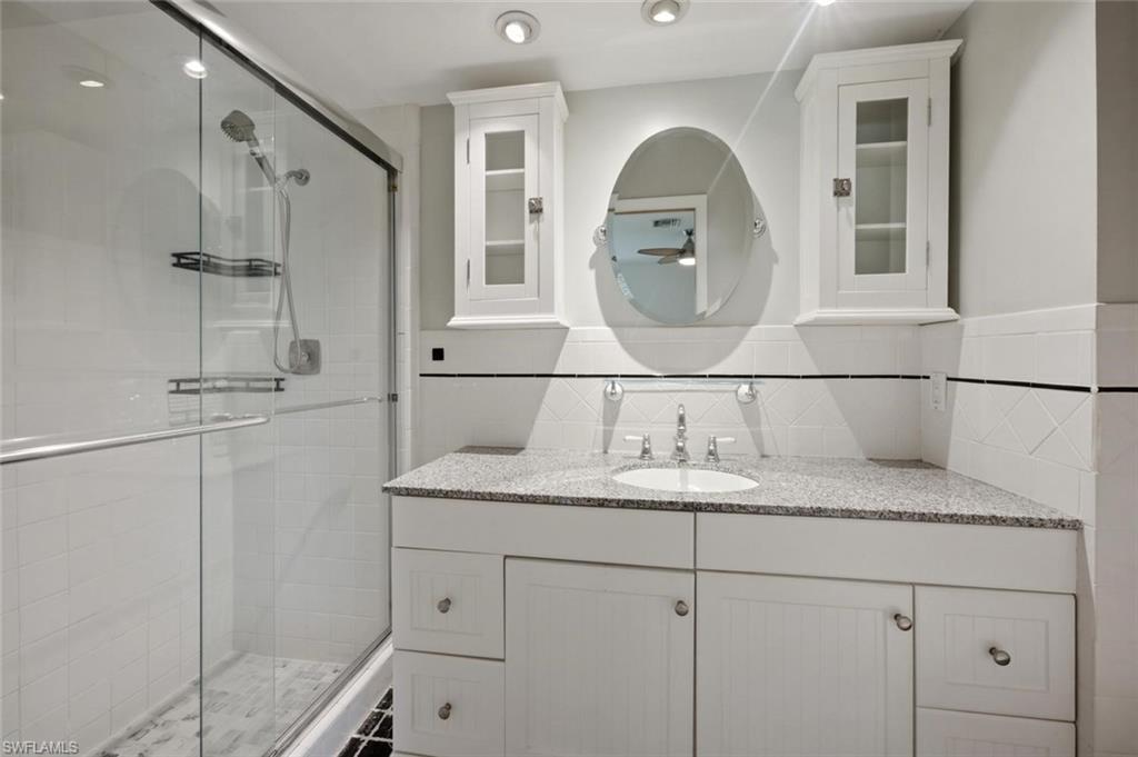 LAKEWOOD VILLAS - Residential