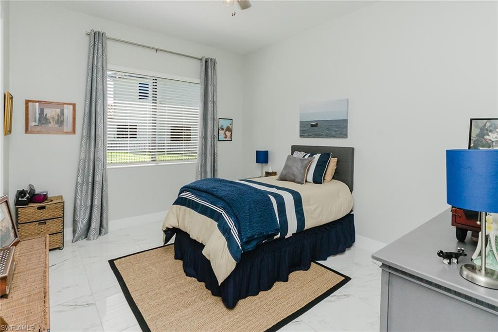 MAPLE RIDGE - Residential