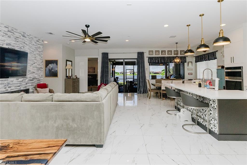 MAPLE RIDGE - Residential