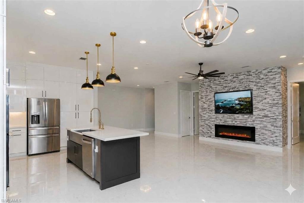 MAPLE RIDGE - Residential