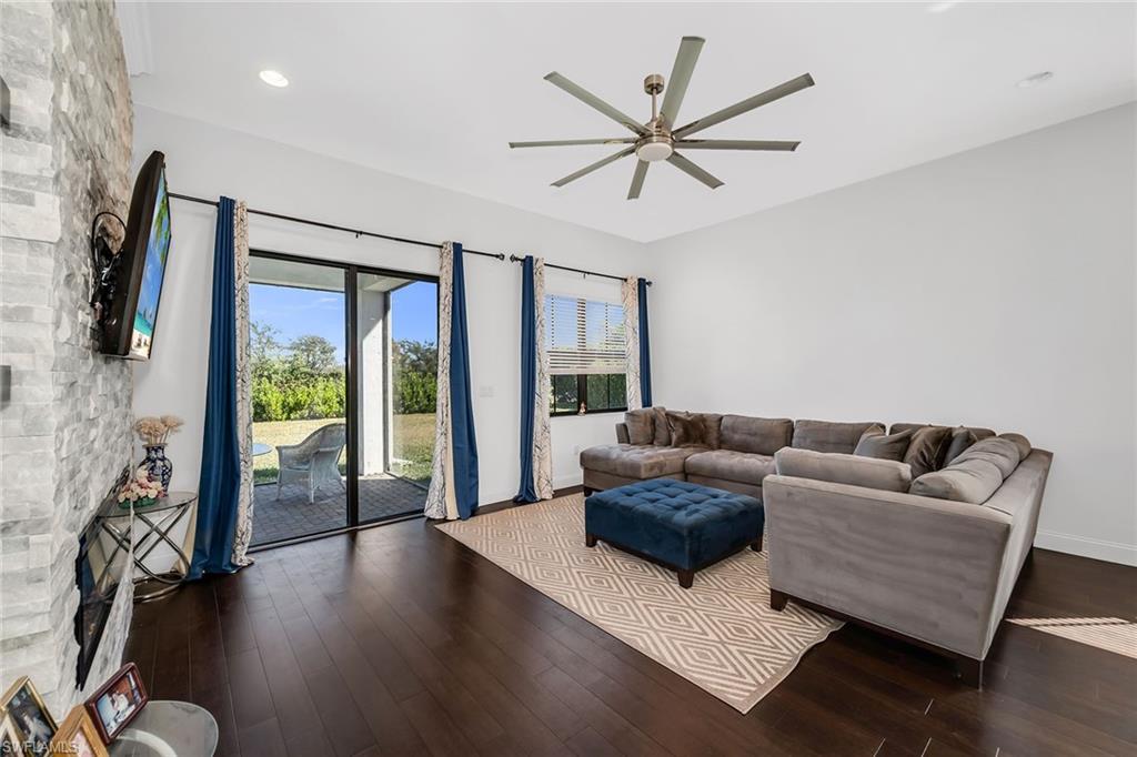 MAPLE RIDGE RESERVE - Residential
