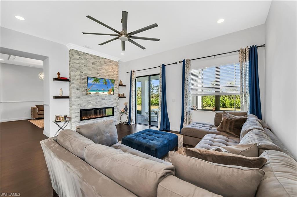 MAPLE RIDGE RESERVE - Residential
