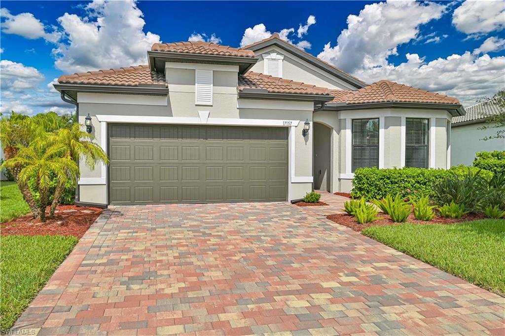COUNTRY CLUB - Residential