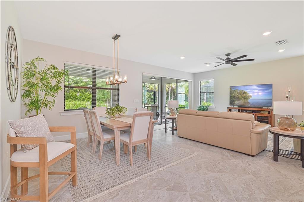 COUNTRY CLUB - Residential