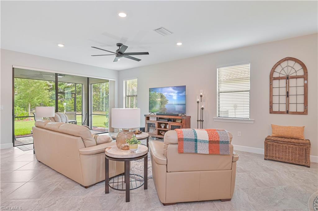 COUNTRY CLUB - Residential