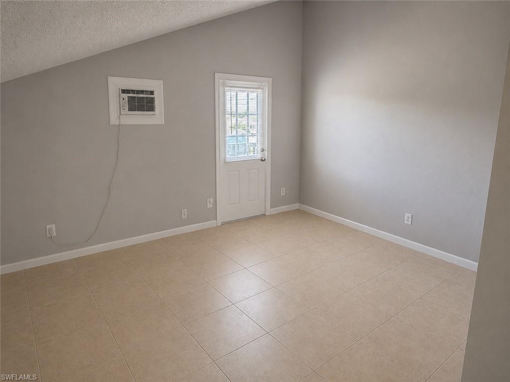 SAN CARLOS PARK - Residential Income