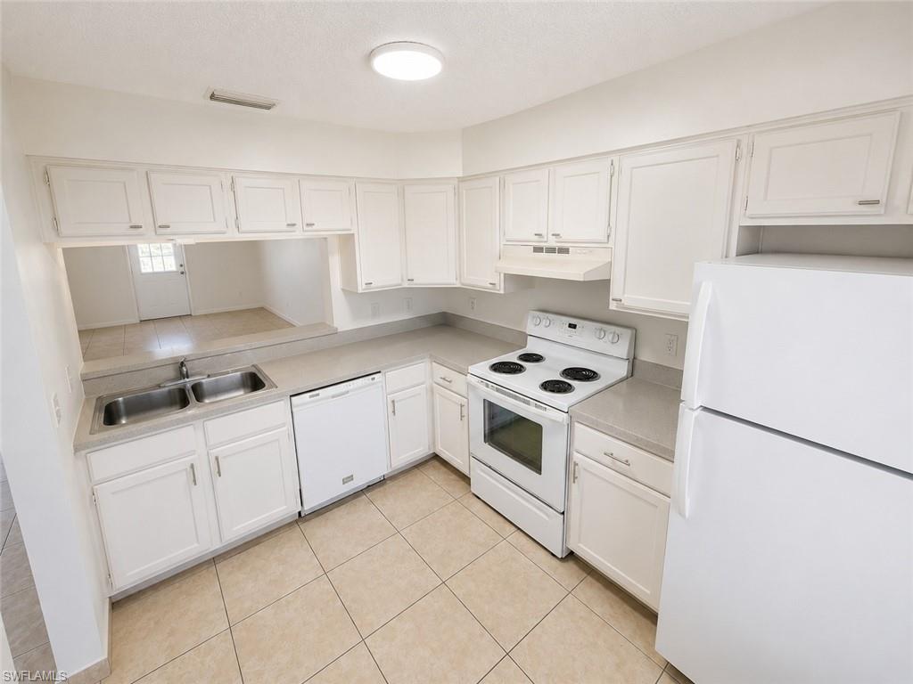 SAN CARLOS PARK - Residential Income
