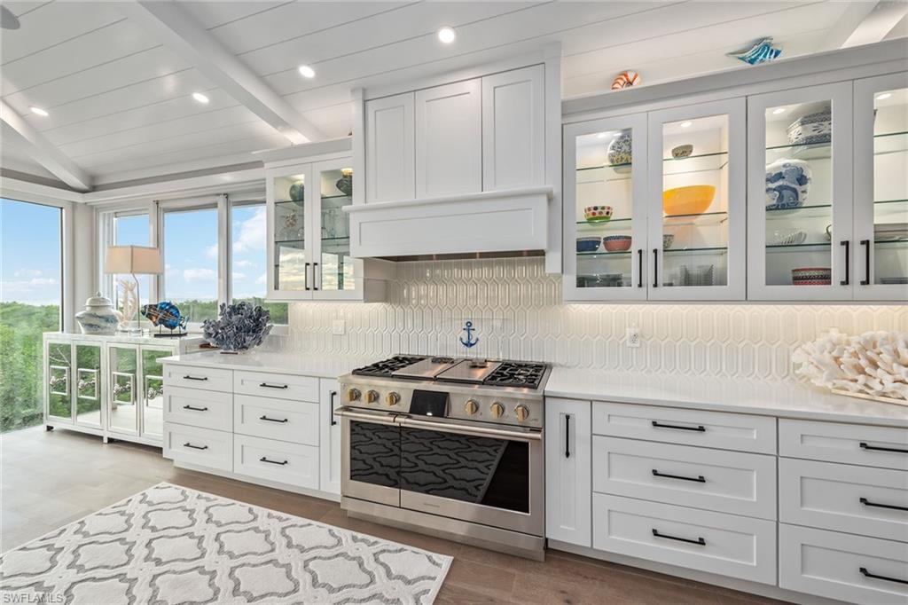 HIDEAWAY BEACH - Residential