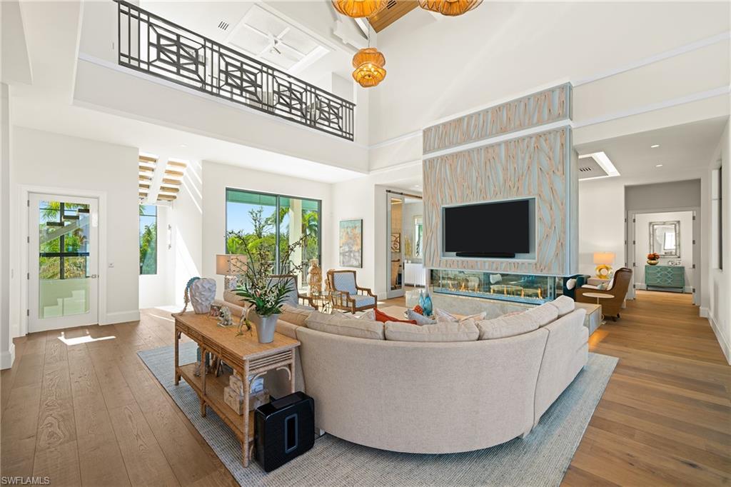 BAREFOOT BEACH - Residential