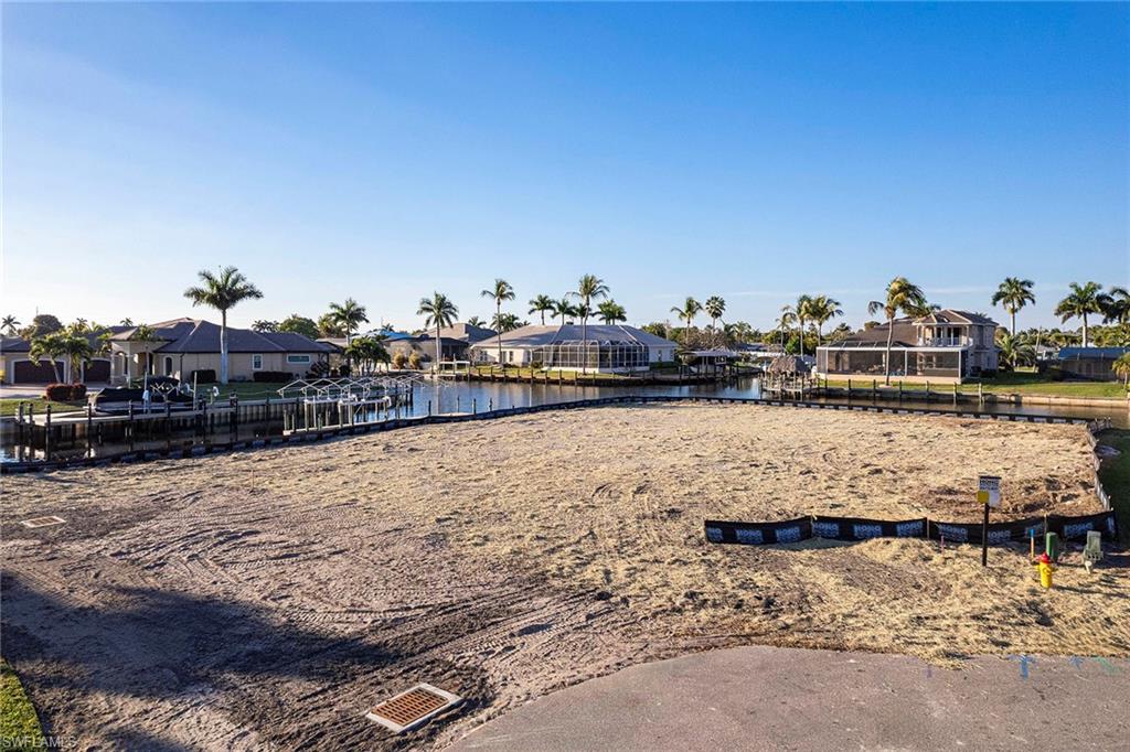 CAPE CORAL - Land