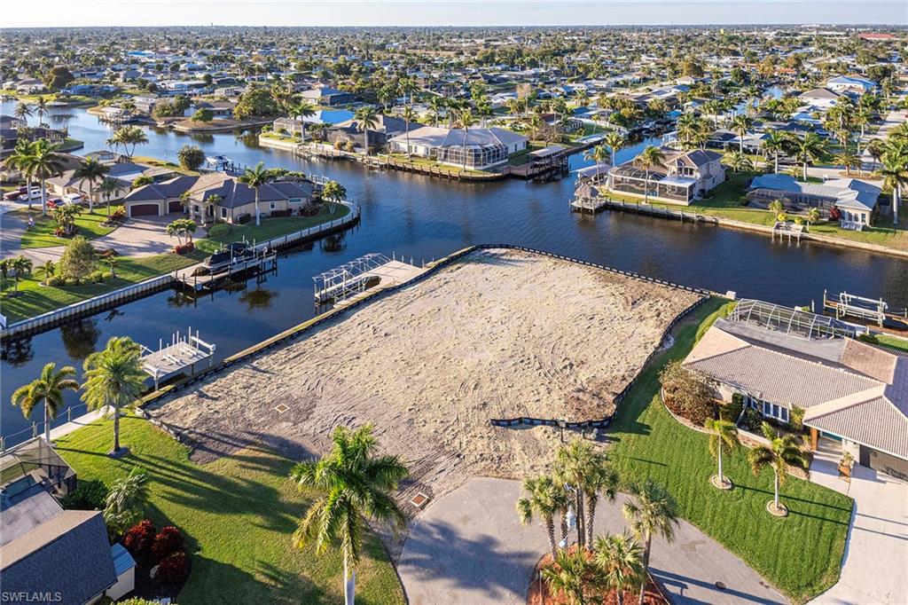 CAPE CORAL - Land