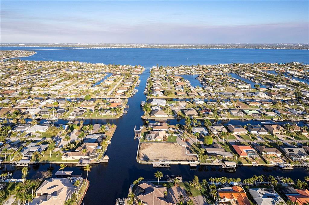 CAPE CORAL - Land