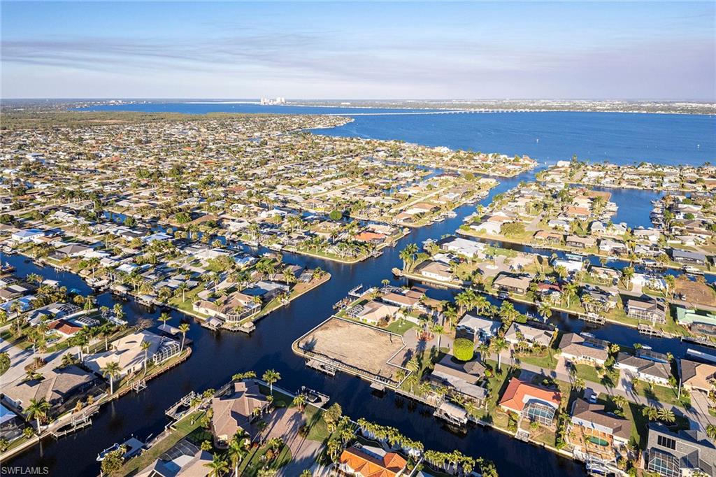 CAPE CORAL - Land