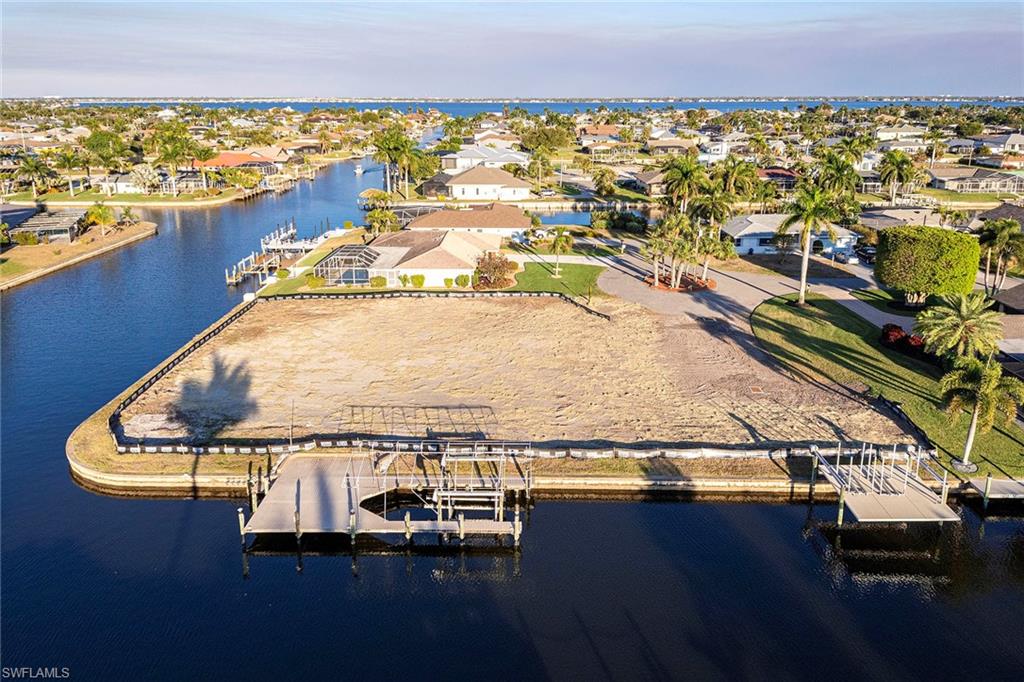 CAPE CORAL - Land