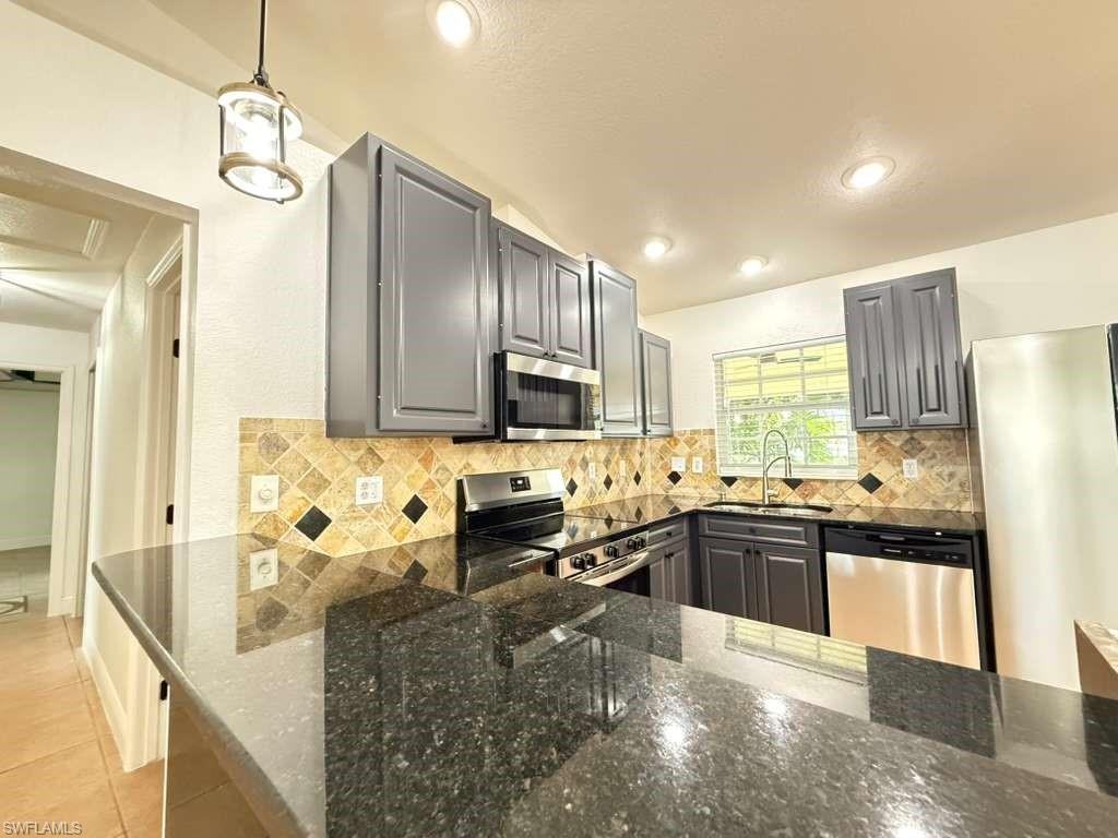 CAPE CORAL - Residential Lease