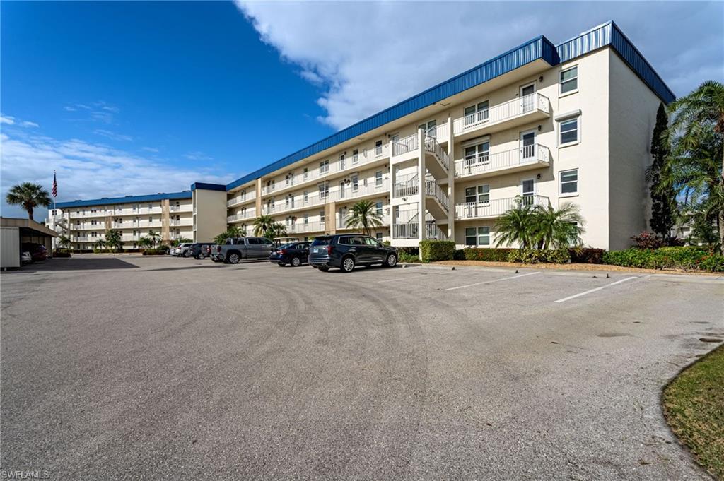 SEVEN LAKES - Residential