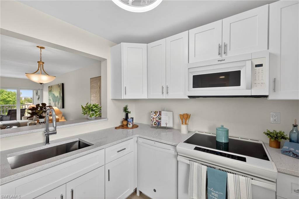 SEVEN LAKES - Residential