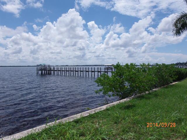 CHARLOTTE SHORES - Residential
