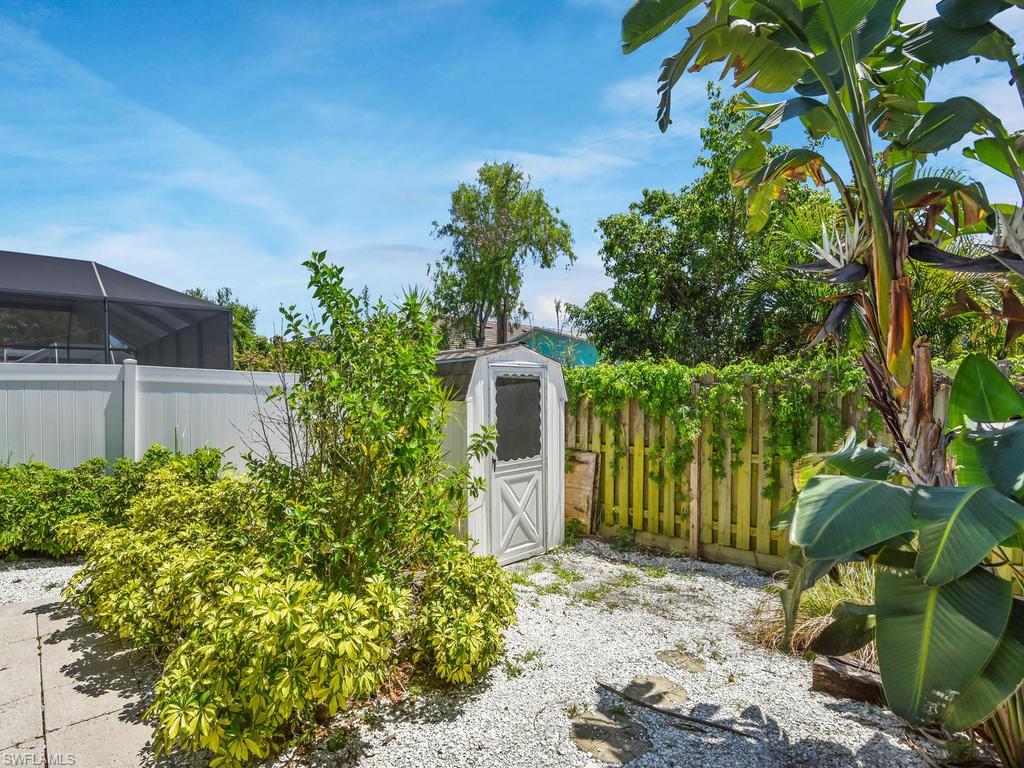 NAPLES PARK - Residential
