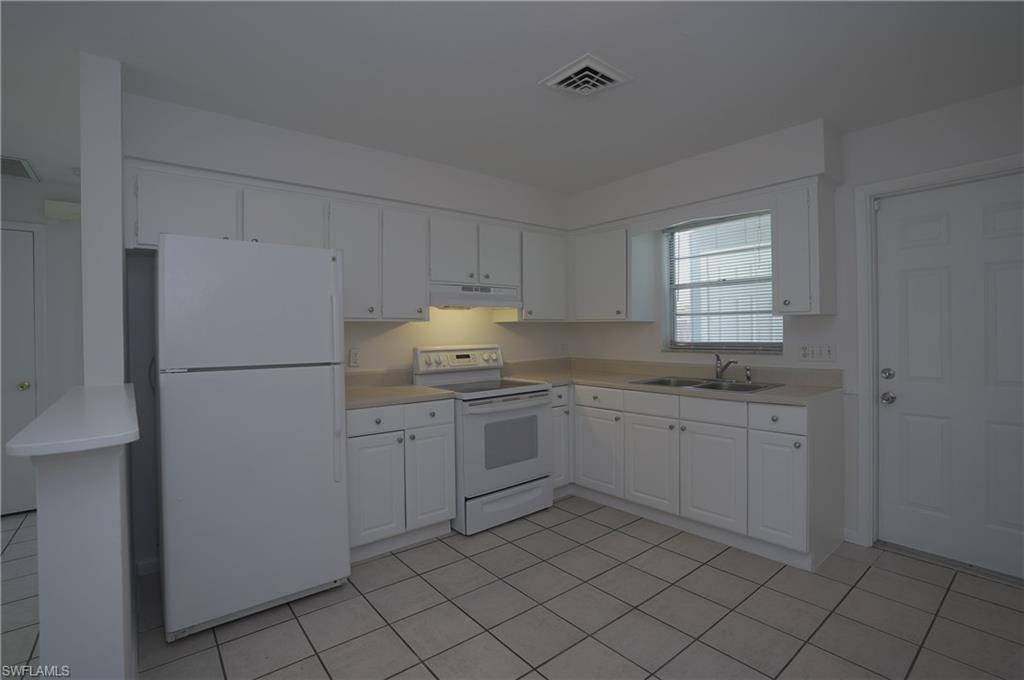 NAPLES TWIN LAKES - Residential Lease
