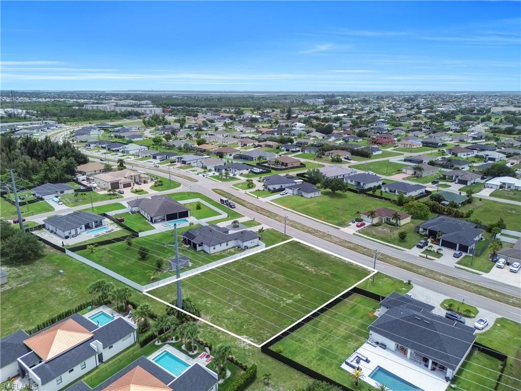 CAPE CORAL - Land