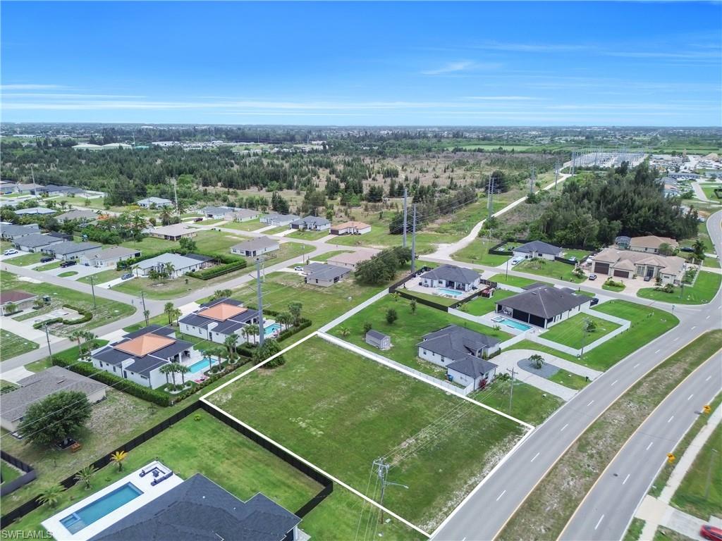 CAPE CORAL - Land