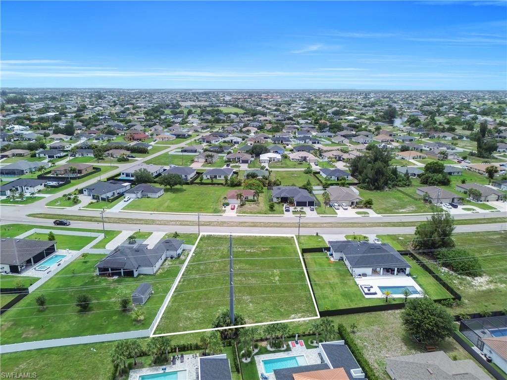CAPE CORAL - Land