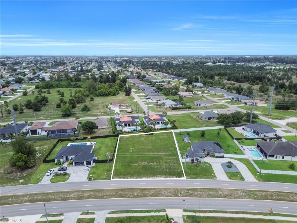 CAPE CORAL - Land