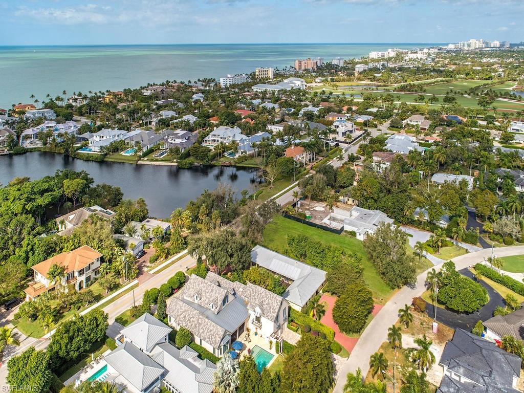 OLDE NAPLES - Land