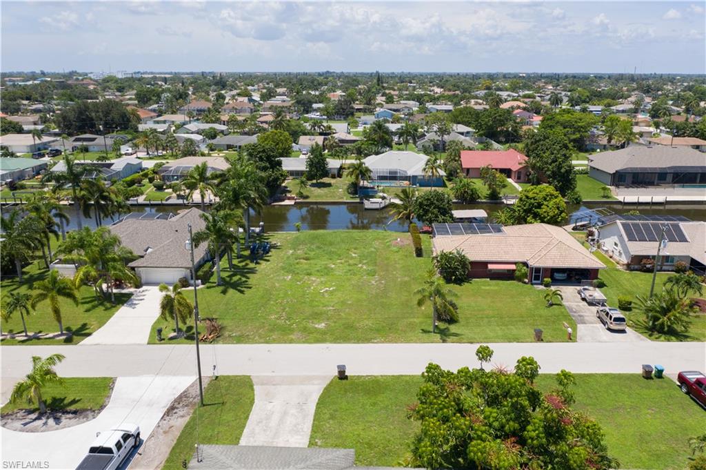 CAPE CORAL - Land