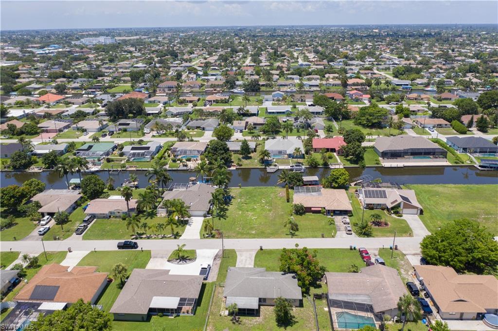 CAPE CORAL - Land