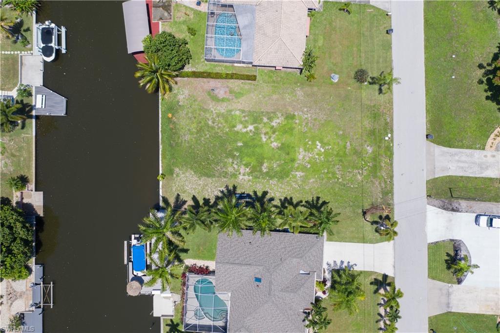 CAPE CORAL - Land