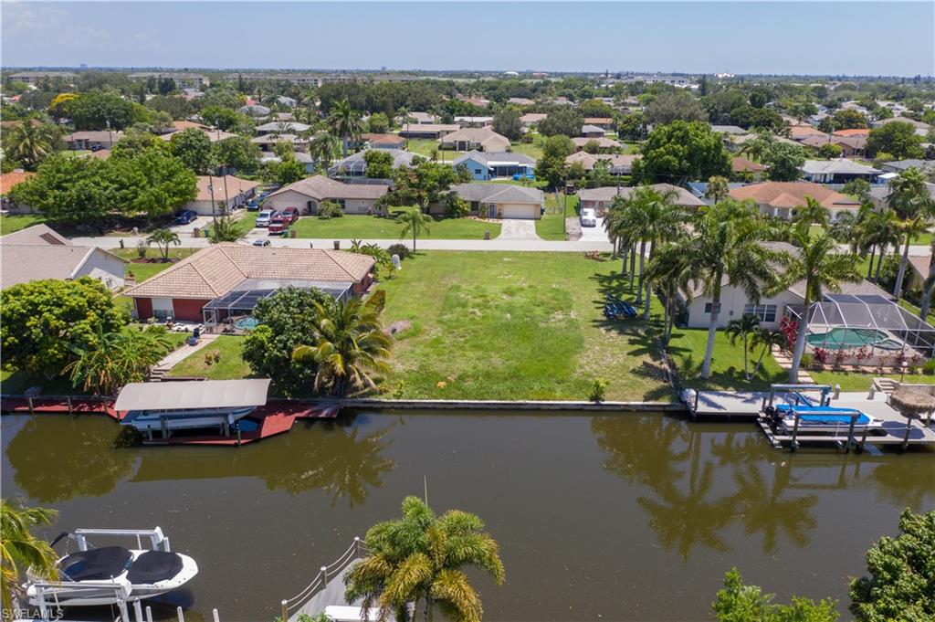 CAPE CORAL - Land