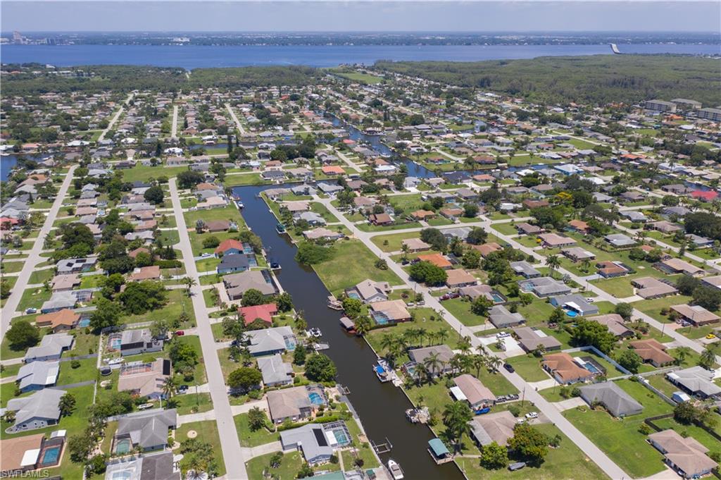 CAPE CORAL - Land