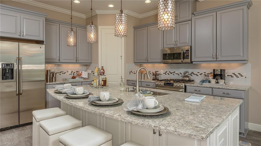 PEBBLE POINTE - Residential